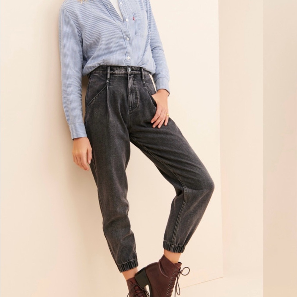 VIGOSS AXL PLEATED JOGGER JEANS